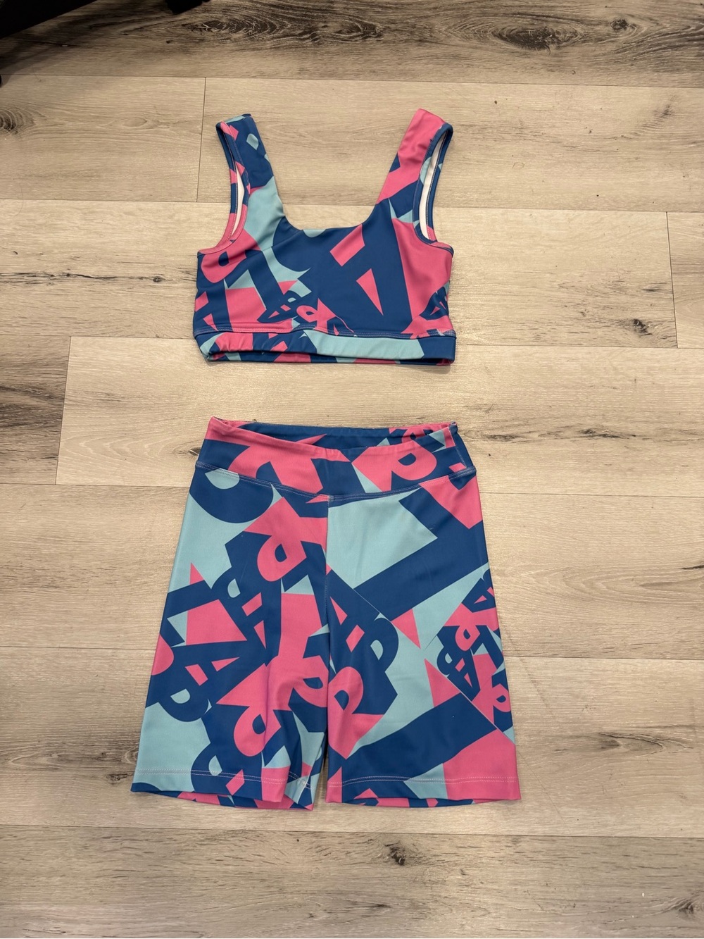 Bold Geo Print Women's Bike Shorts - Pink & Blue